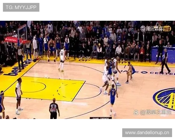 格林挡拆为库里制造空位，季后赛组织优于常规赛